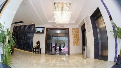 Hotel V Royal Park