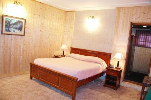 Lodge Nedous Hotel Gulmarg
