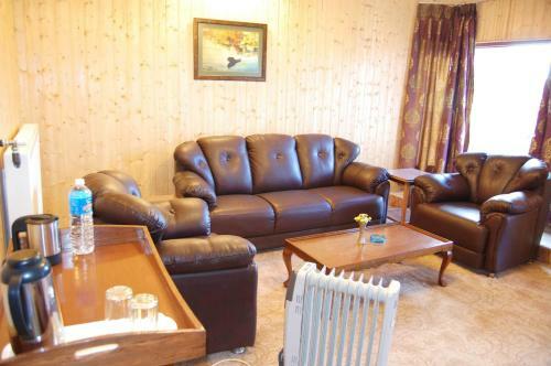 Lodge Nedous Hotel Gulmarg