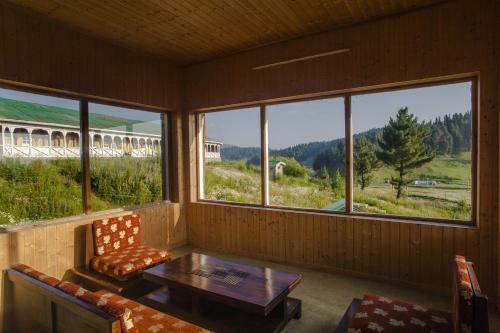 Lodge Nedous Hotel Gulmarg