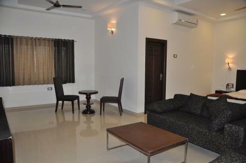 The Sslr Hotel
