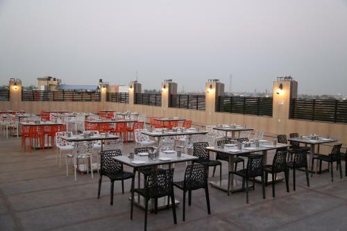 The Sslr Hotel