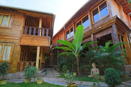 Hotel Brushwood Villa Resort