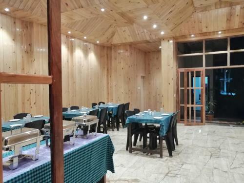 Hotel White Coral Beach Resort