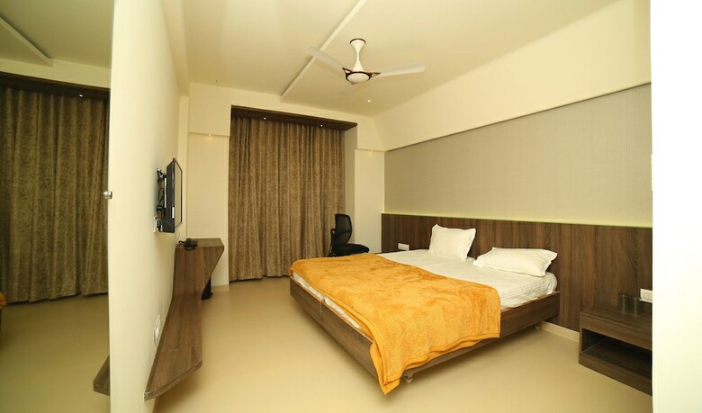 Hotel Grand Parivaar
