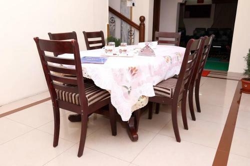 Hostal Omkar Rooms