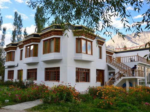Hotel Sand Dunes View Resort