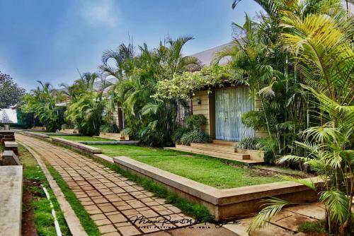 Hotel Manas Resort With Petting Zoo, Igatpuri