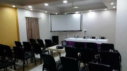 Hotel Surbhi Palace Gadarwara