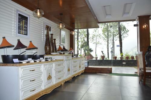 Hotel Deventure Shimla Hills