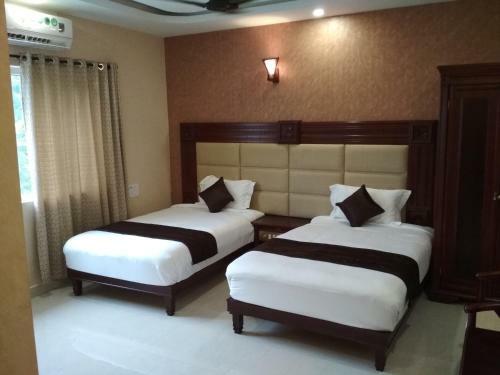 Hotel Rb Grand Residency