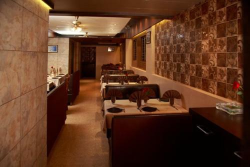 Lodge Hotel Leela