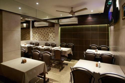 Lodge Hotel Leela