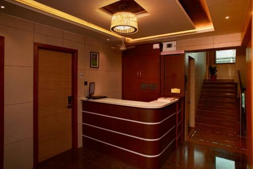 Lodge Hotel Leela