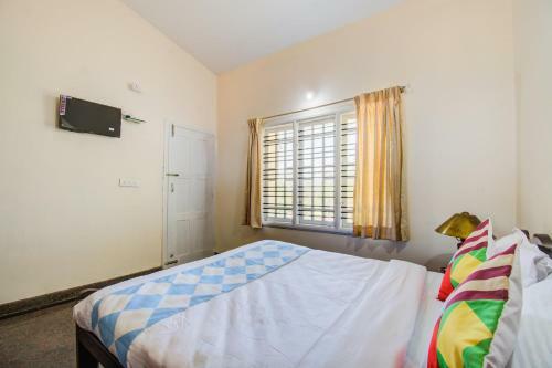Villa Luxury Studio Home In Virajpet