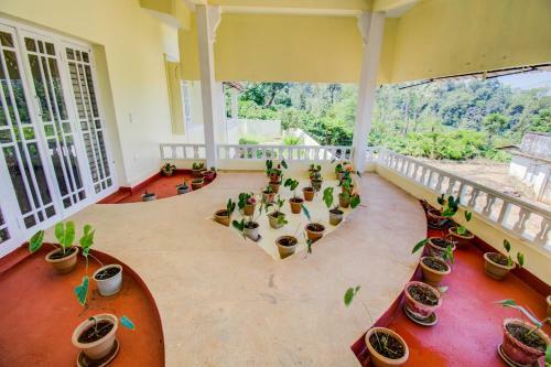 Villa Luxury Studio Home In Virajpet