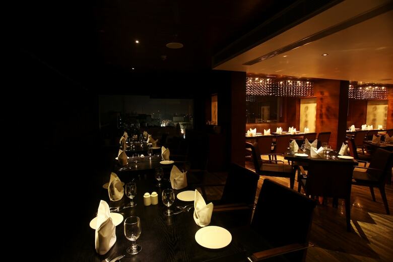 Hotel Paradigm Sarovar Portico