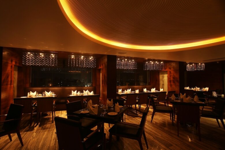 Hotel Paradigm Sarovar Portico