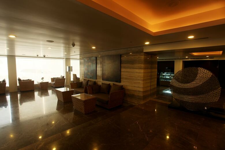 Hotel Paradigm Sarovar Portico