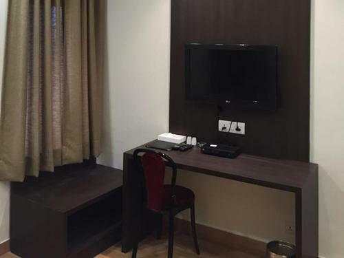 Hostal Pamposh Guest House Gk II Market