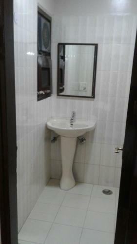 Hostal Pamposh Guest House Gk II Market