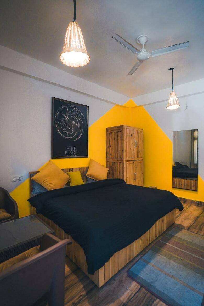 Whoopers Hostel