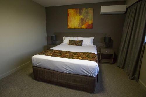 Gladstone Reef Hotel Motel