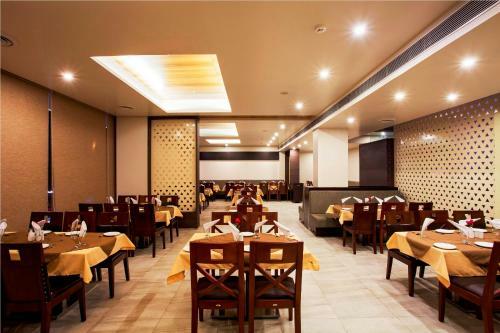 Hotel Rasika Renaissance
