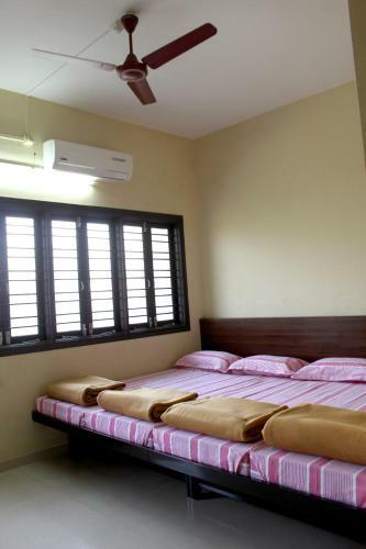 Hotel Ambika Yatri Niwas Kolhapur