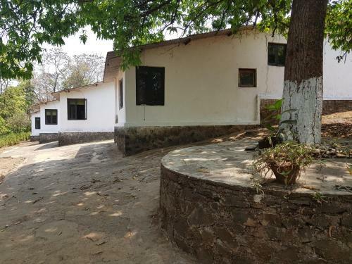 Hotel Kundalika Cottages