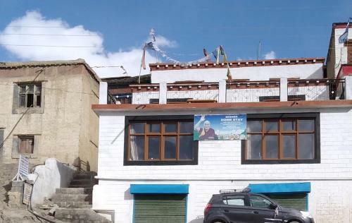 Hotel Deshek Homestay
