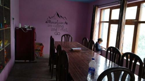 Hotel Deshek Homestay