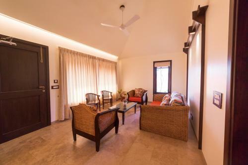 Hotel Kyriad Prestige Riverside Amba Ghat