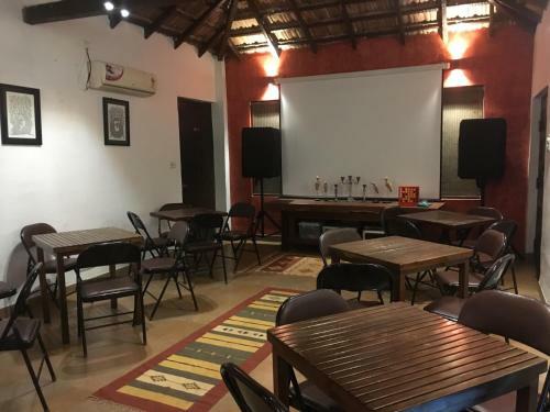 Hotel Mango Beach House Kihim Alibaug