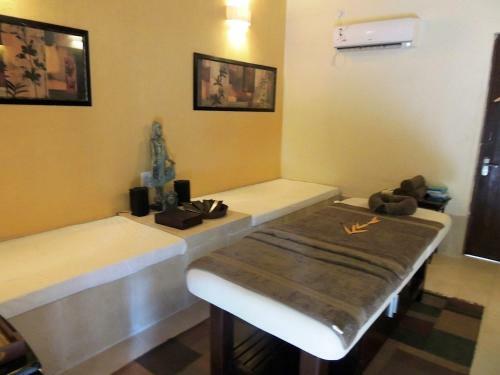 Hotel Mango Beach House Kihim Alibaug