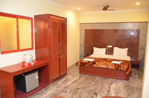 Hotel Raya's