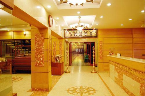 Hotel Raya's
