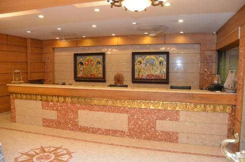 Hotel Raya's