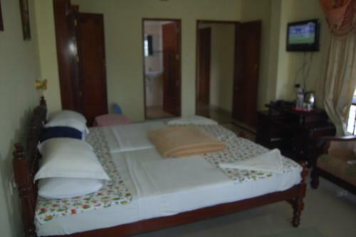 Hotel Mookambika Beach House