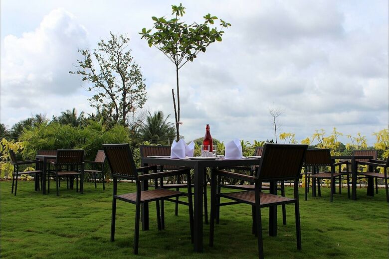 Hotel Purple Palms Resort & Spa