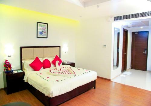 Hotel Triguna Clarks Inn Kurnool