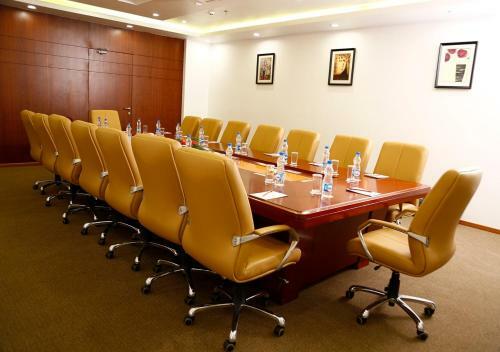 Hotel Triguna Clarks Inn Kurnool