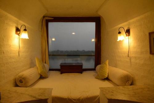 Hotel Ahilya Fort