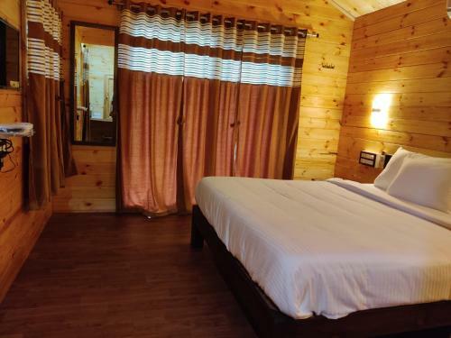 Hotel Breezywood Resort