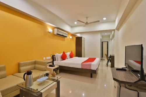 Hotel Oyo 35378 Galaxy Residency