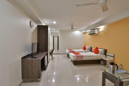 Hotel Oyo 35378 Galaxy Residency