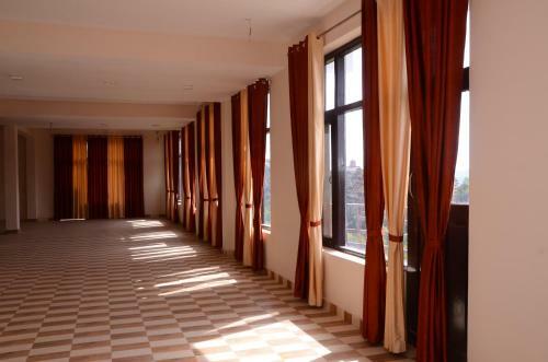 Lord Krishna Himalayan Hotel And Restaurant