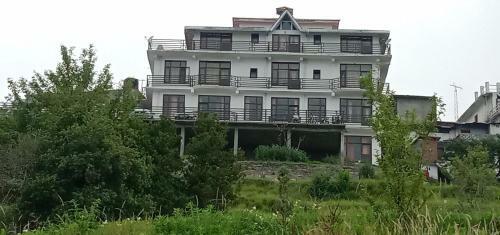 Lord Krishna Himalayan Hotel And Restaurant