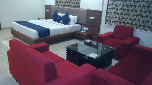 The Grand Vardhman Hotel