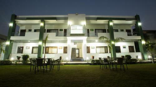 Hotel Whistling Greens